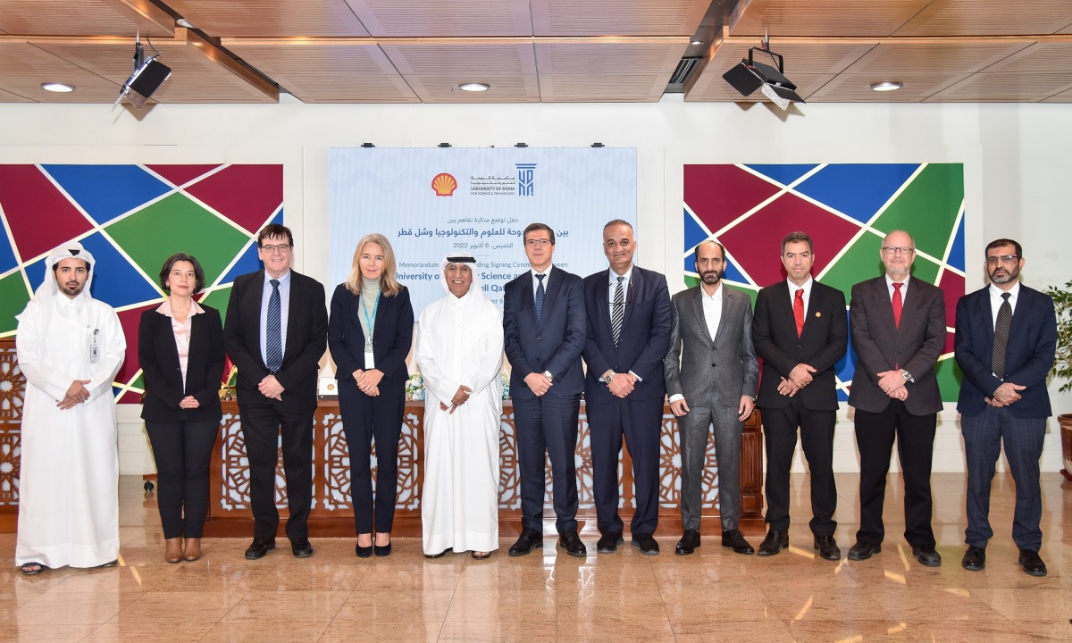 Dr. Salem Al Naemi, President of UDST; Antoinet van Schaijk, Pearl GTL Technology Manager and Vice-President QSRTC; and other officials at the agreement signing ceremony. 