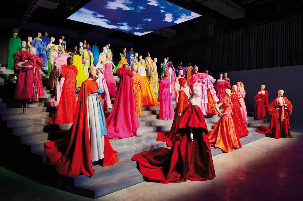 The exhibition features over 200 Valentino Haute Couture pieces and 96 accessories.