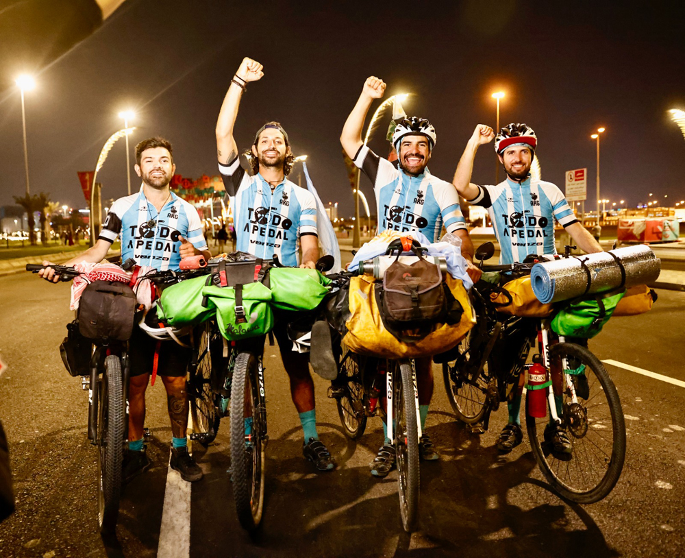  Lucas Ledezma, Matias Vercesi, Leandro Pighi and Silvio Gatti after arriving in Doha.