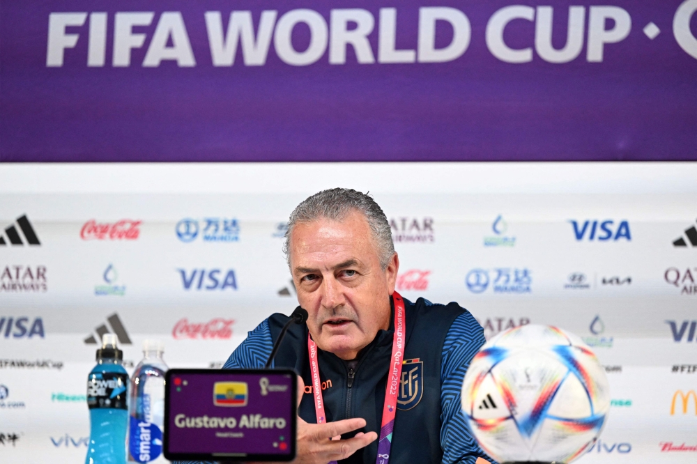 Ecuador's Argentinian coach Gustavo Alfaro addresses a press conference at the Qatar National Convention Center (QNCC) in Doha on November 24, 2022, on the eve of the Qatar 2022 World Cup football match between Netherlands and Ecuador. (Photo by Raul ARBOLEDA / AFP)