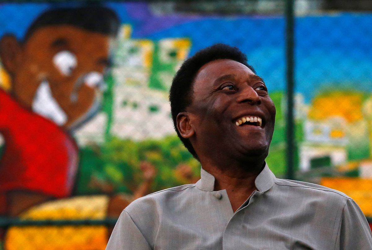 File Photo: Brazilian soccer legend Pele during the inauguration of a refurbished soccer field at the Mineira slum in Rio de Janeiro, September 10, 2014. (REUTERS/Ricardo Moraes)