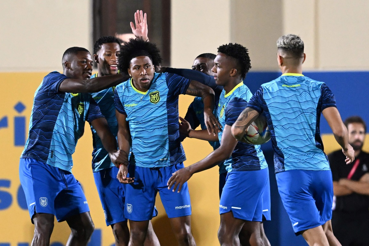 Ecuador’s midfielder Moises Caicedo (left), defender Angelo Preciado (centre) and forward Djorkaeff Reascos (right) take part in a training session. AFP