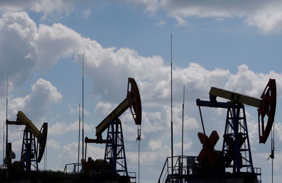 File Photo: Pump jacks are seen at the Ashalchinskoye oil field owned by Russia's oil producer Tatneft near Almetyevsk, in the Republic of Tatarstan, Russia, July 27, 2017. (REUTERS/Sergei Karpukhin)