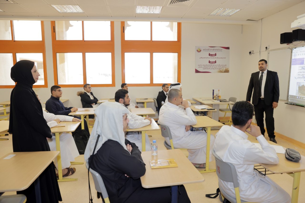 Minister of Education and Higher Education H E Buthaina bint Ali Al Jabr Al Nuaimi visiting a classroom at a government school in Al Shahaniya yesterday. 