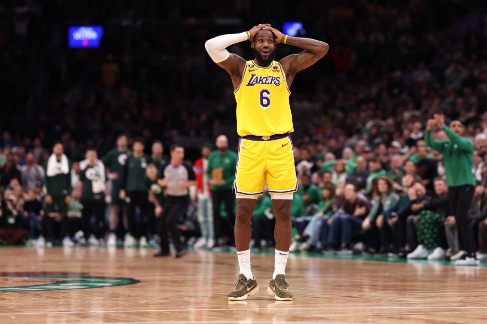 BOSTON, MASSACHUSETTS - JANUARY 28: LeBron James #6 of the Los Angeles Lakers reacts during the fourth quarter against the Boston Celtics at TD Garden on January 28, 2023 in Boston, Massachusetts. The Celtics defeat the Lakers 125-121. Maddie Meyer/Getty Images/AFP (Photo by Maddie Meyer / GETTY IMAGES NORTH AMERICA / Getty Images via AFP)