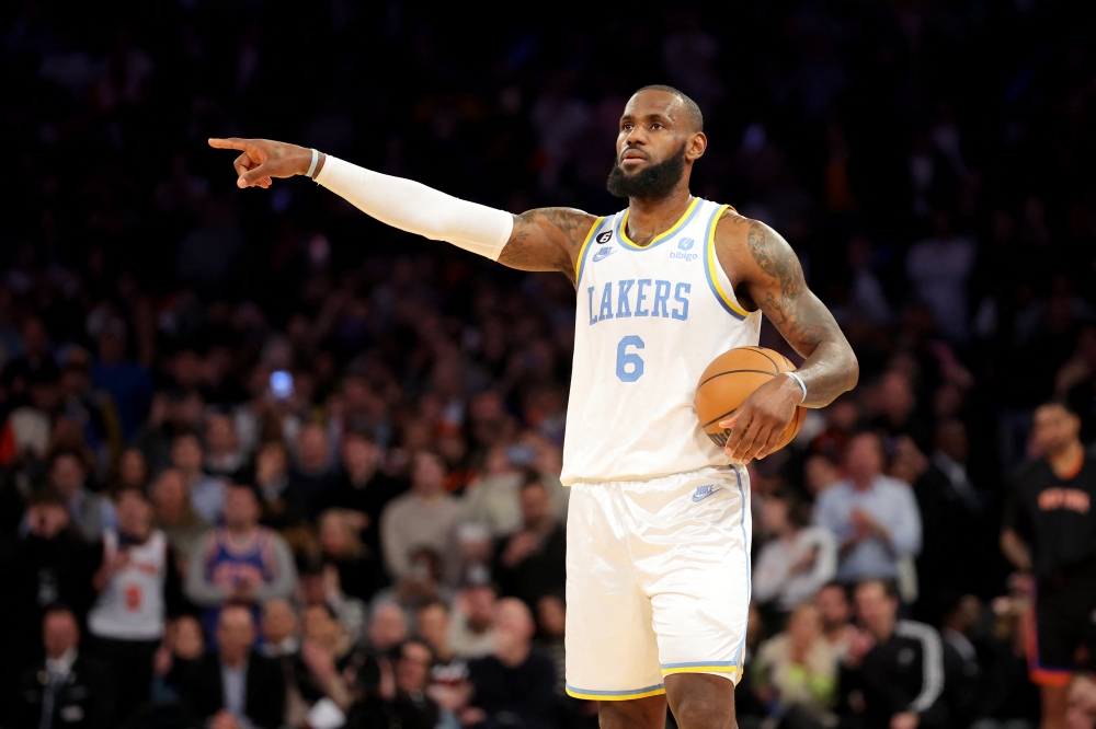 Los Angeles Lakers forward LeBron James (6) controls the ball against the New York Knicks during the fourth quarter at Madison Square Garden. Mandatory Credit: Brad Penner-USA TODAY Sports