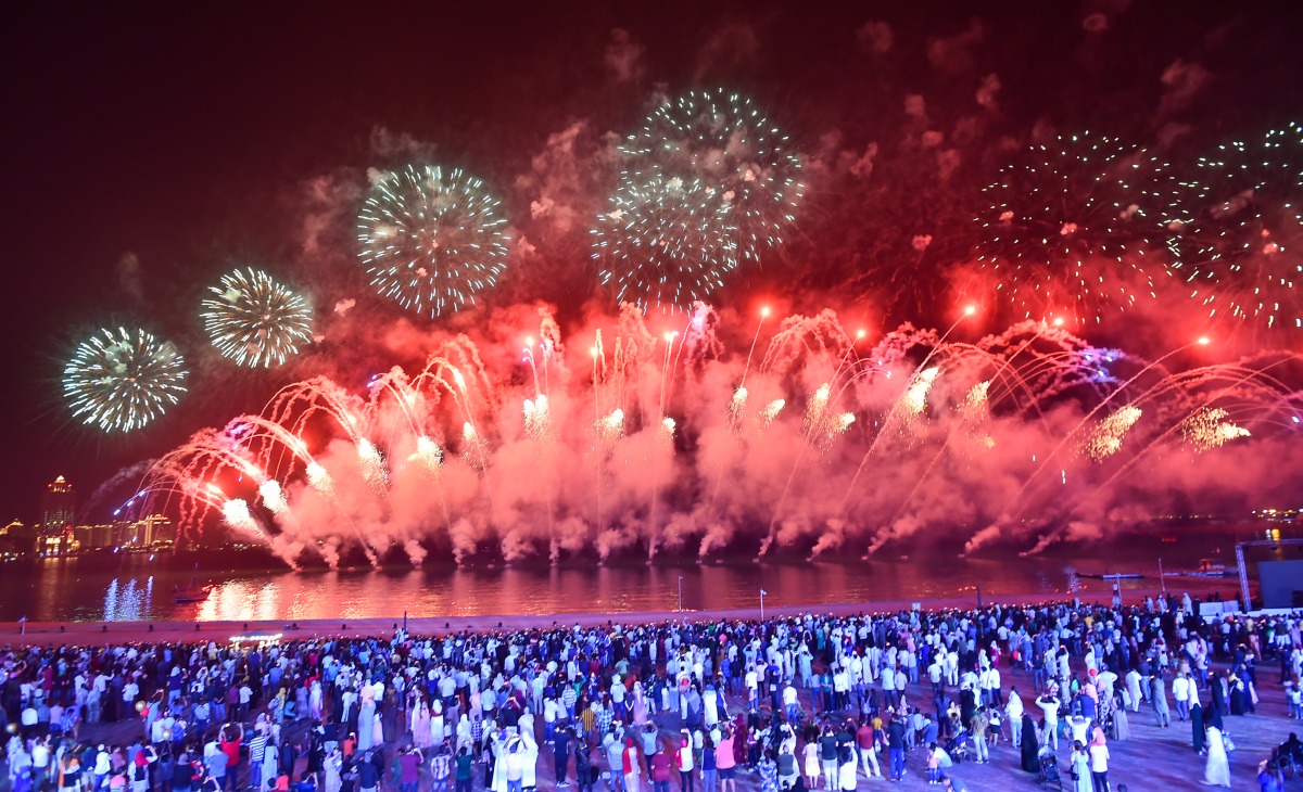 A dazzling fireworks display wowed thousands of people at Katara yesterday who celebrated the first day of Eid Al Fitr. Pic: Abdul Basit