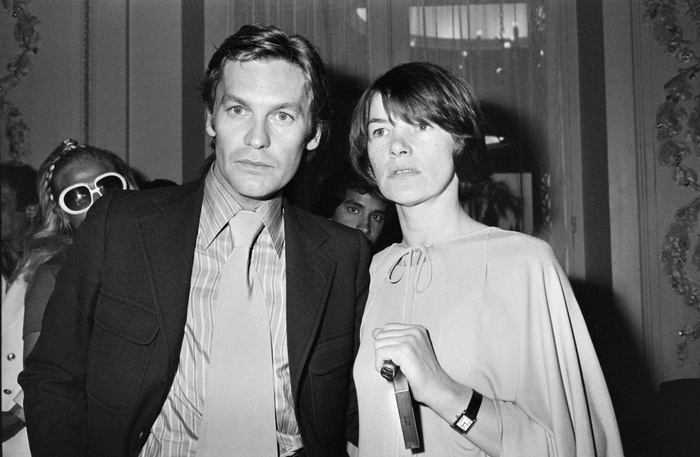 (FILES) Austrian actor Helmut Berger and British actress Glenda Jackson pose during the 29th Cannes Film Festival in Cannes, on May 20, 1976. (Photo by AFP)