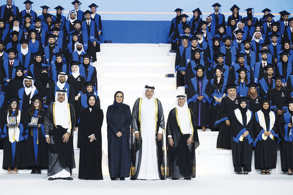 Speaker of the Shura Council H E Hassan bin Abdullah Al Ghanim; Minister of Education and Higher Education H E Buthaina bint Ali Al Jabr Al Nuaimi; Chairperson of Qatar Museums H E Sheikha Al Mayassa bint Hamad bin Khalifa Al Thani; UDST Board of Trustees’ Chairman H E Dr. Mohammed bin Saleh Al Sada and UDST President Dr. Salem Al Naemi with students at the ceremony.