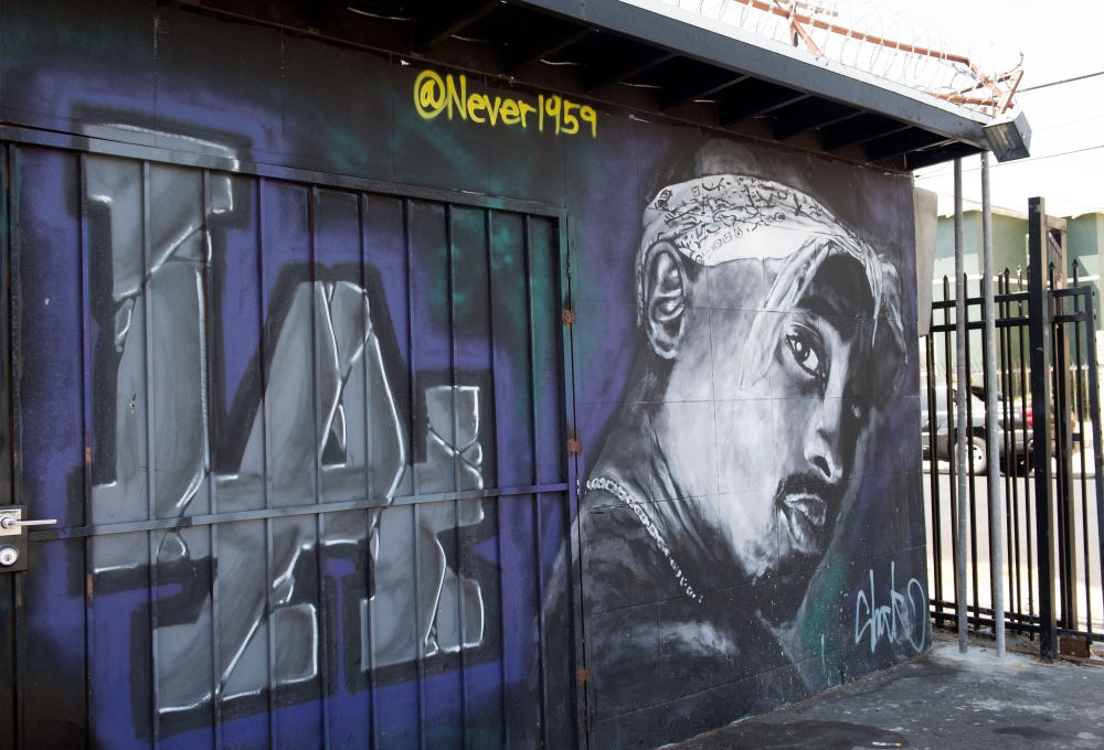 (FILES) A wall dedicated to the memory of US rapper Tupac Shakur is seen in Los Angeles, California, on May 26, 2016. (Photo by VALERIE MACON / AFP)
