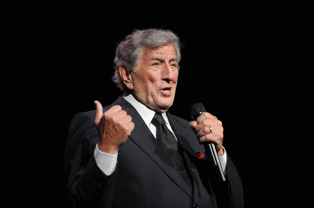 (FILES) Singer Tony Bennett performs at Radio City Music Hall on October 11, 2013 in New York City. (Photo by Brad Barket / GETTY IMAGES NORTH AMERICA / AFP)
