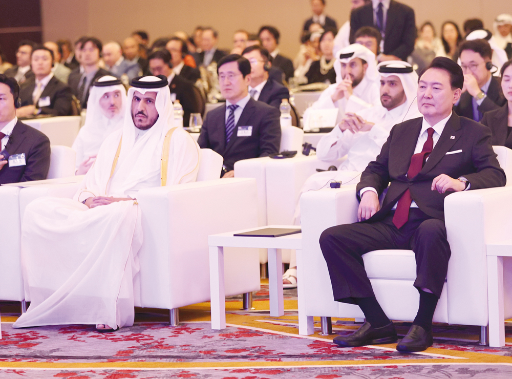 President of the Republic of Korea, H E Yoon Suk Yeol and Minister of Commerce and Industry, H E Sheikh Mohammed bin Hamad bin Qassim Al Thani, at the Qatar-Korea Business Forum, yesterday.