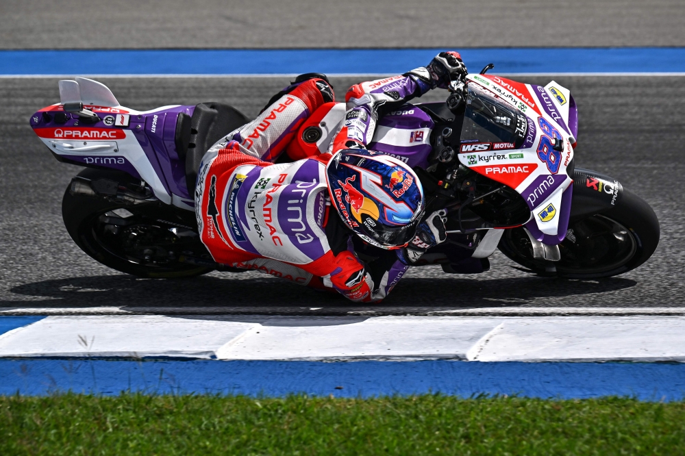 Prima Pramac Racing Spanish rider Jorge Martin rides his bike during the first free practice session of the MotoGP Thailand Grand Prix at the Buriram International Circuit in Buriram on October 27, 2023. Photo by Lillian SUWANRUMPHA / AFP