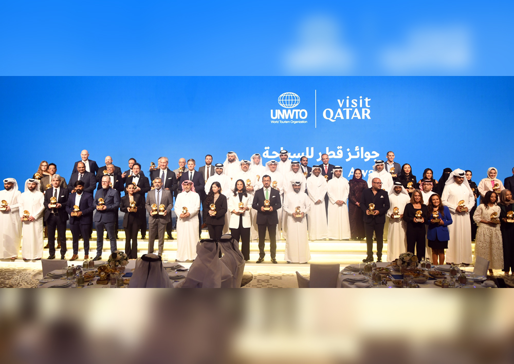 Qatar Tourism officials with the award winners at the event.