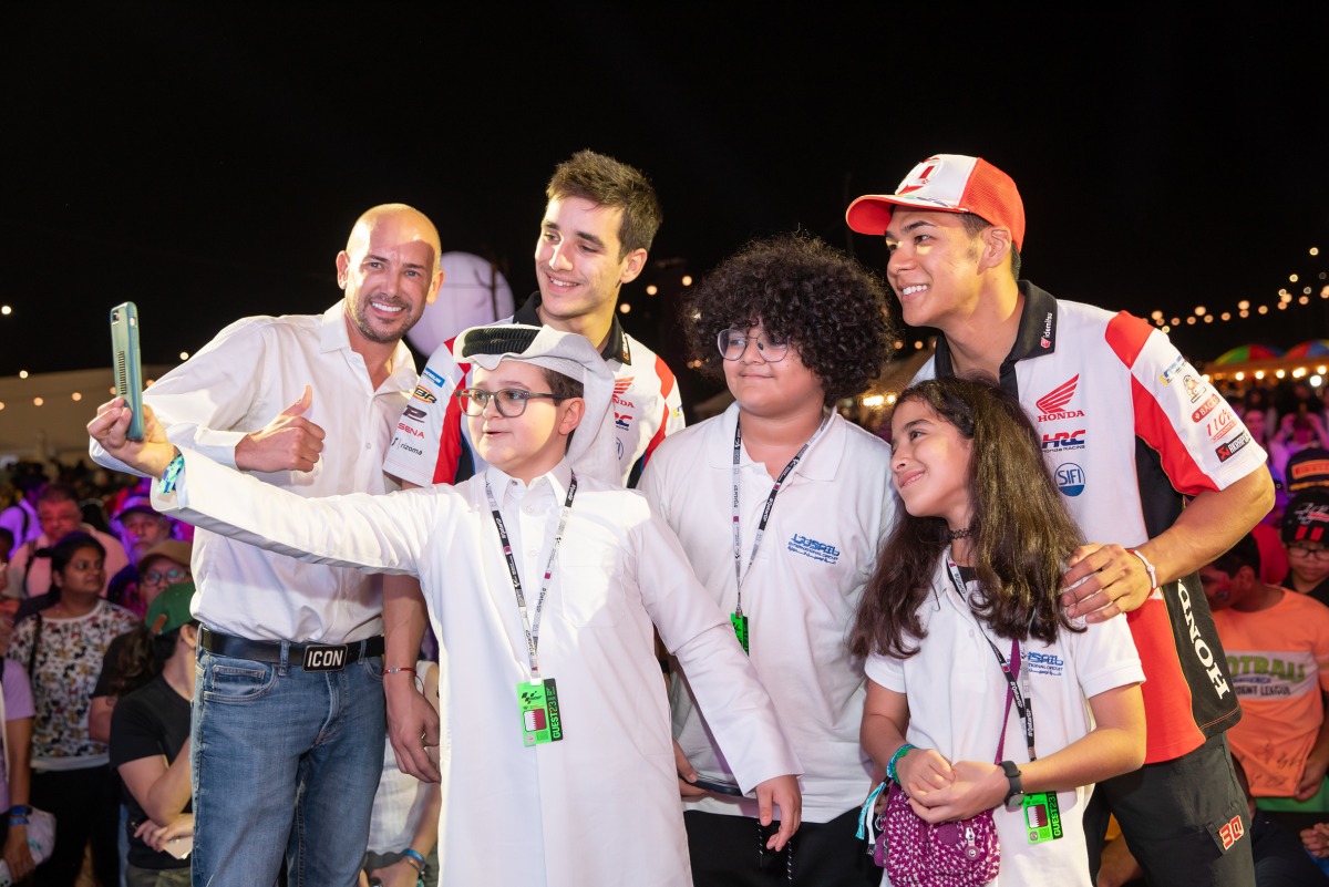 Qatar GP Junior reporters with MotoGP riders. 