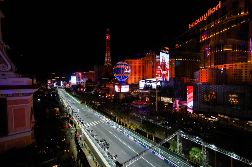 Lewis Hamilton of Great Britain driving the (44) Mercedes AMG Petronas F1 Team W14 on track during final practice ahead of the F1 Grand Prix of Las Vegas at Las Vegas Strip Circuit on November 17, 2023, in Las Vegas, Nevada. Photo by Mark Thompson / GETTY IMAGES NORTH AMERICA / Getty Images via AFP