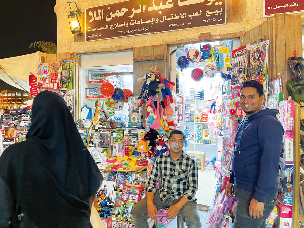 Aside from clothes, accessories and toys are also in demand as the Eid Al Fitr approaches. PIC: Joelyn Baluyut/The Peninsula