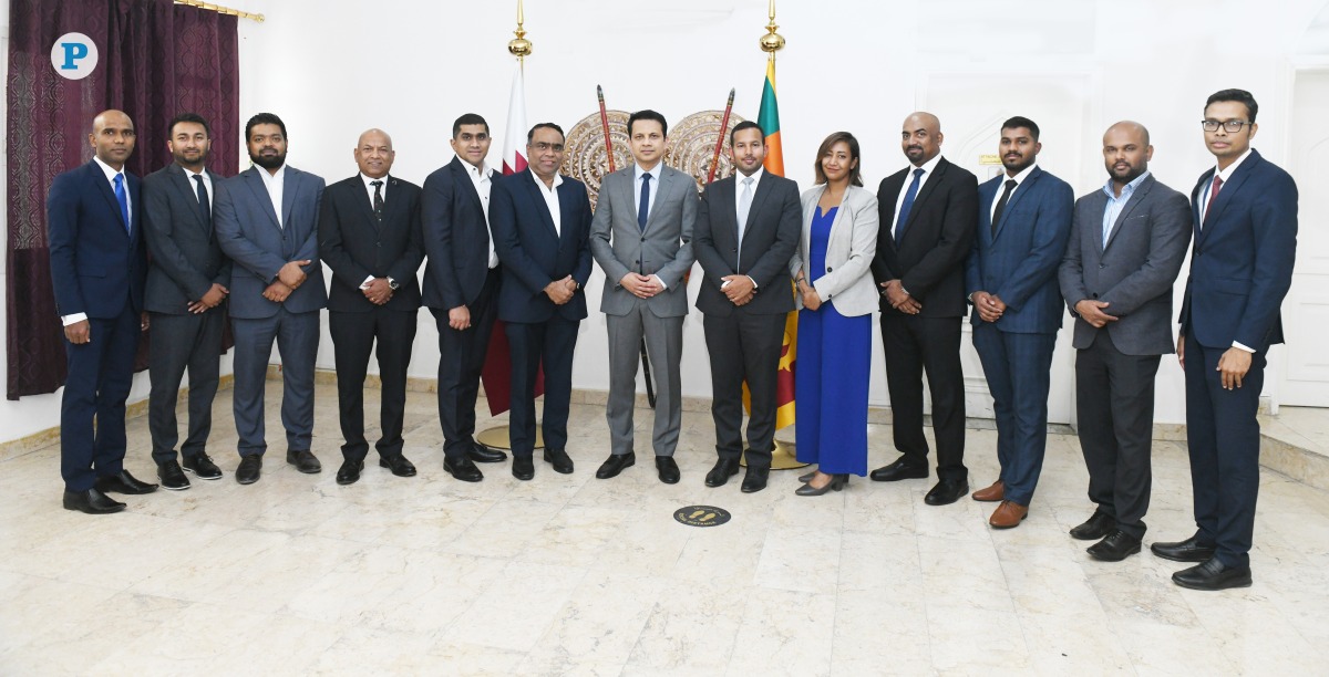 H E Mohamed Mafaz Mohideen (centre), Ambassador of Sri Lanka to Qatar with office bearers of Qatar Sri Lanka Business Council during the event held at the Sri Lankan embassy in Doha. Pic by Amr Diab