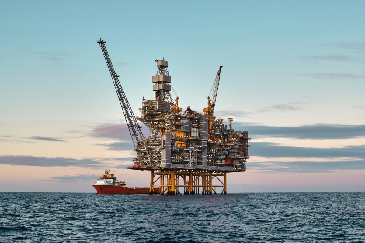 A view of an offshore oil rig during cargo operations.