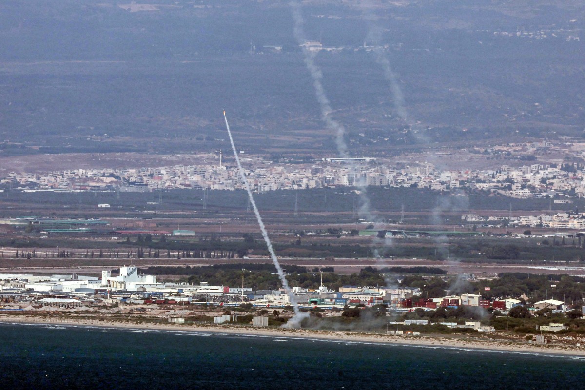 Photo used for demonstration purposes. Rockets from Iron Dome air defence system fired to intercept rockets from southern Lebanon near Haifa on September 24, 2024. Photo by Jack GUEZ / AFP.