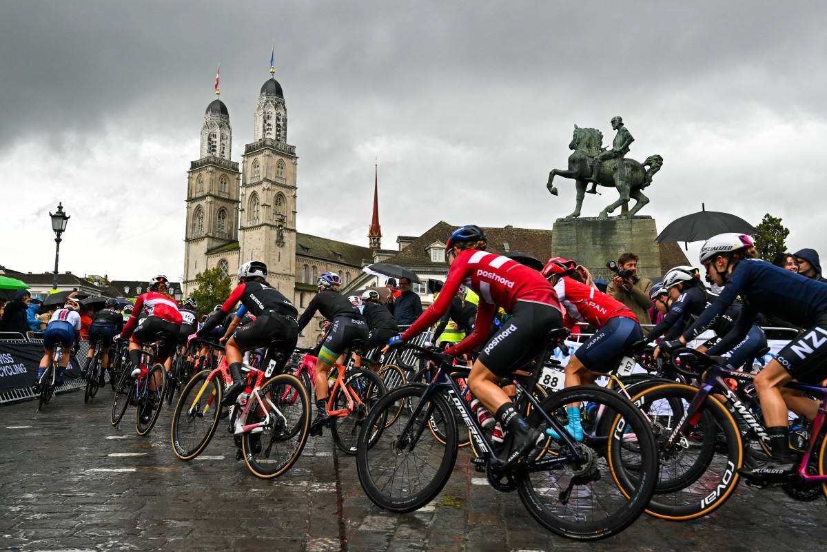 Photo used for demonstration purposes. The pack rides past the Grossmunster church during the women's Elite Road Race cycling event during the UCI 2024 Road World Championships, in Zurich, on September 28, 2024. Photo by Fabrice COFFRINI / AFP.