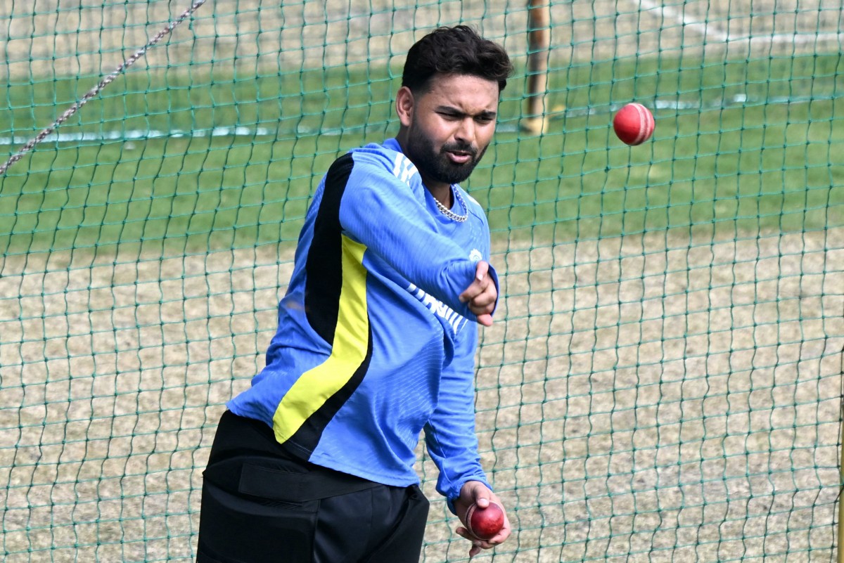 India's Rishabh Pant attends a practice session at the Green Park Cricket Stadium in Kanpur on September 25, 2024, ahead of their second cricket Test match against Bangladesh. (Photo by Money SHARMA / AFP)
