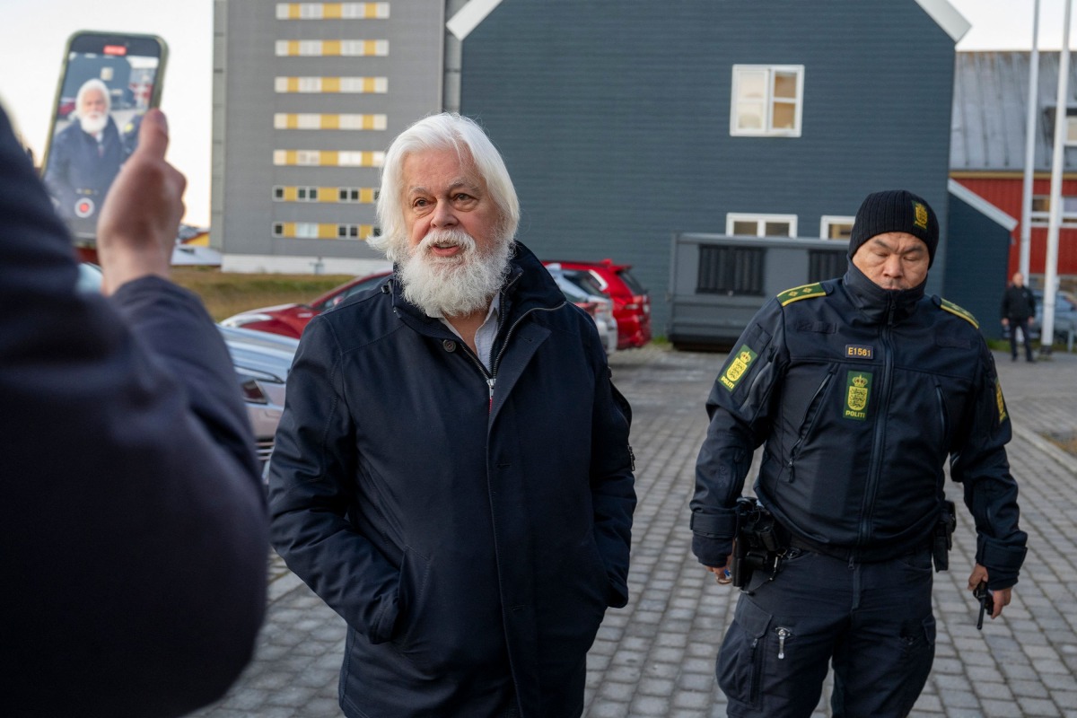 (FILES) Anti-whaling activist Paul Watson arrives for a court hearing in Nuuk, Greenland, on October 2, 2024. (Photo by Leiff Josefsen / AFP)
