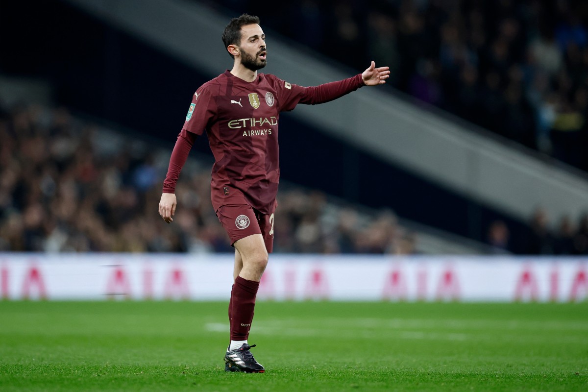 Photo used for demonstration purposes. Manchester City's Portuguese midfielder #20 Bernardo Silva shouts instructions to teammates during the English League Cup round of 16 football match between Tottenham Hotspur and Manchester City at the Tottenham Hotspur Stadium in London, on October 30, 2024. (Photo by BENJAMIN CREMEL / AFP)