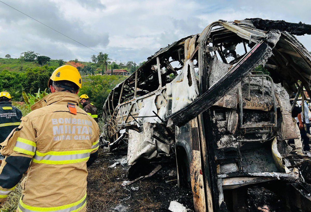 Handout picture released by Minas Gerais Fire Department shows firefighters and other rescue teams working on the site of a crash in Teofilo Otoni, Minas Gerais state, Brazil on December 21, 2024. Photo by Handout / Minas Gerais Fire Department / AFP