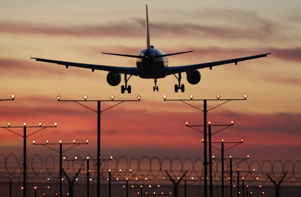 Photo used for representational purposes. A Delta Airlines plane lands at Los Angeles International Airport (LAX) following the Christmas holiday on December 26, 2024 in Los Angeles, California. Photo by MARIO TAMA / GETTY IMAGES NORTH AMERICA / Getty Images via AFP.