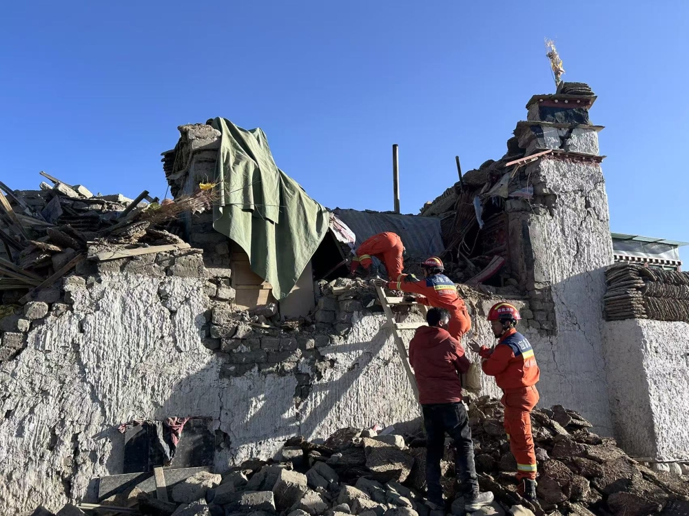 Rescuers work in an earthquake-affected area in Changsuo Township of Dingri in Xigaze, southwest China's Xizang Autonomous Region, Jan. 7, 2025. Xinhua