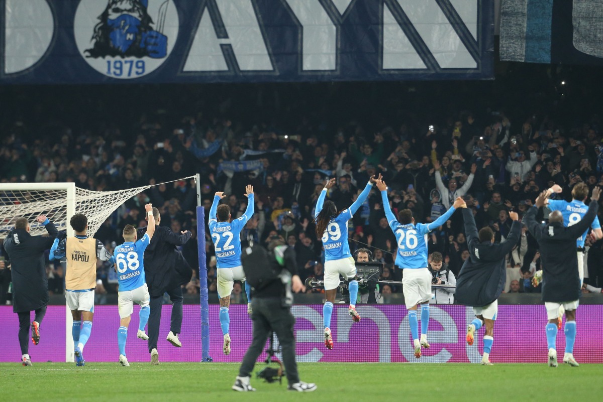 Napoli's player celebrate after winning the Italian Serie A football match between Napoli and Juventus at the Diego Armando Maradona stadium in Naples on January 25, 2025. (Photo by Carlo Hermann / AFP)
