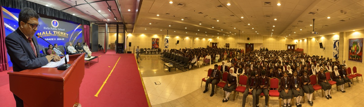 Teachers and students during the event.