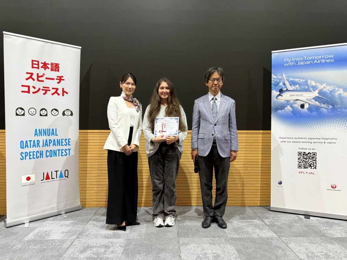 Ambassador of Japan H E Naoto Hisajima with the first place winner.