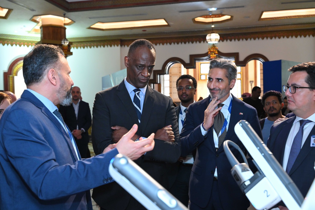 US Ambassador to Qatar H E Timmy Davis being briefed about the latest robotic surgery facilities available at The View Hospital in the presence of Dr. Fatih Mehmet Gul, the hospital’s Chief Executive Officer, and Dr. Andy Jaffal, its chief medical officer.