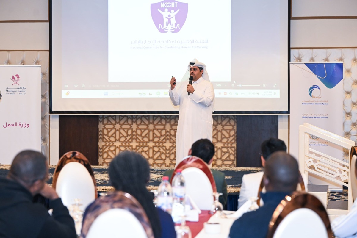 An official addressing the workshop. 